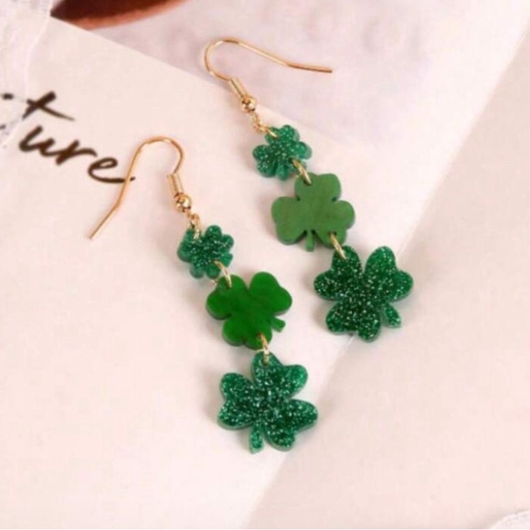 Elegant Green st Patrick’s day shamrock Clover Earrings 215 - Picture 2 of 4